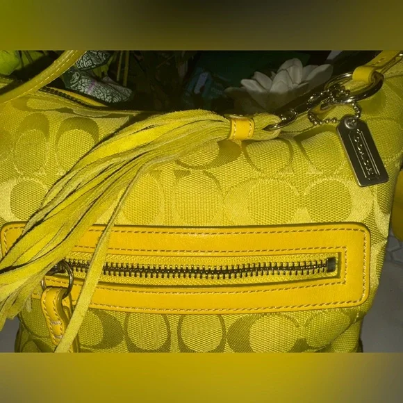 Coach Chartreuse Signature & Suede Shoulder Crossbody Bag #9362 - Picture 9 of 11